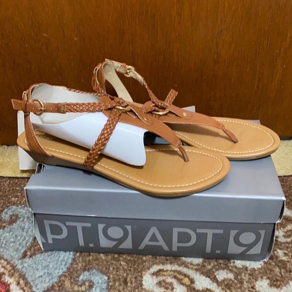 Apt 9 Sandal